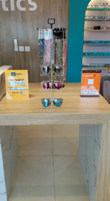 Optique Medical | Dla 3eme. Lieu dit yassa nkolbong. Face SANTA LUCIA 